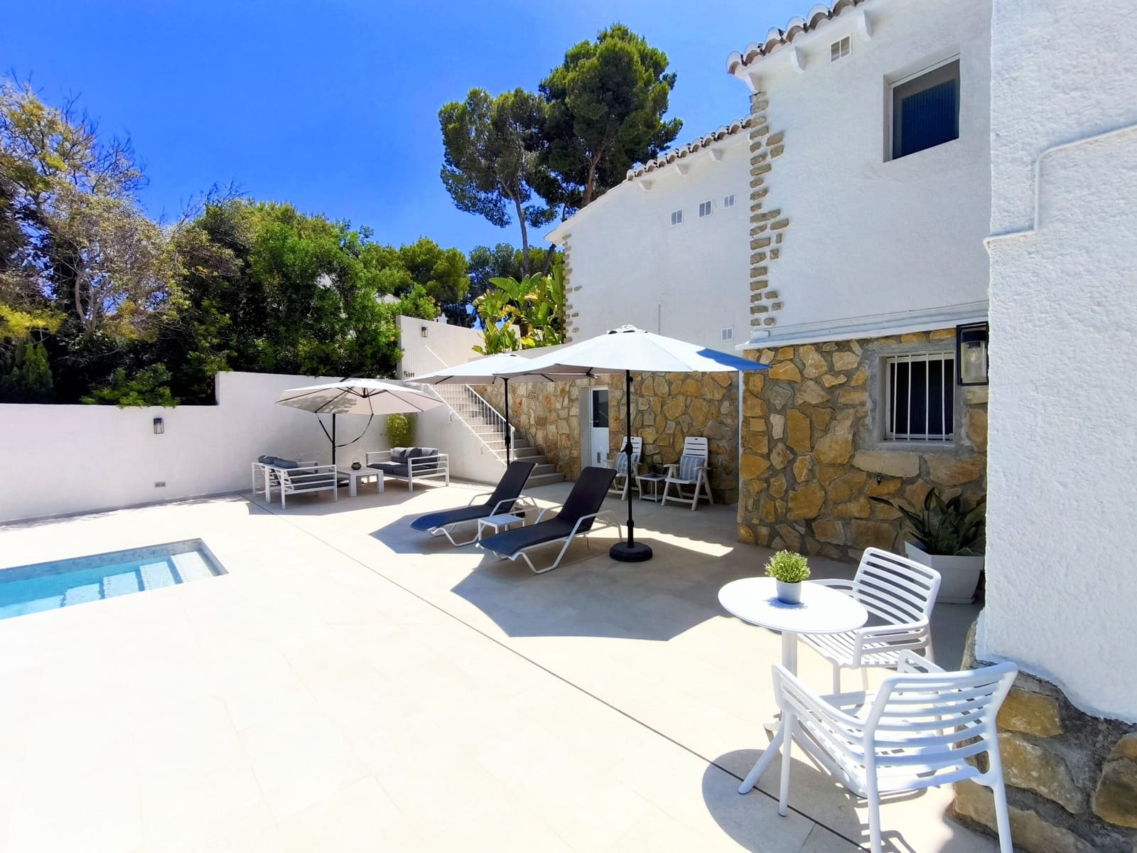 3 soveværelse Villa til salg i Moraira med swimmingpool - € 899.000 (Ref: 9962383)