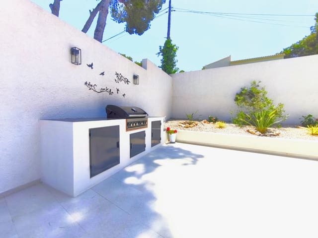 3 soveværelse Villa til salg i Moravit - Cap Blanc, Teulada-Moraira med swimmingpool - € 899.000 (Ref: 9962383)