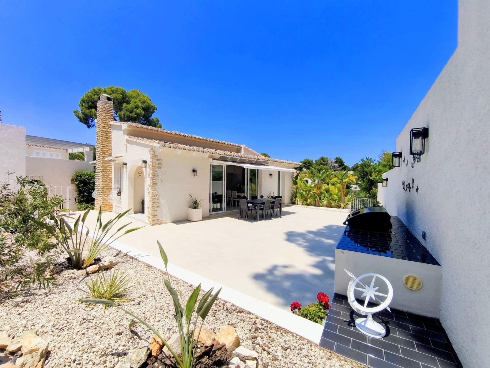 3 soveværelse Villa til salg i Moraira med swimmingpool - € 899.000 (Ref: 9962383)