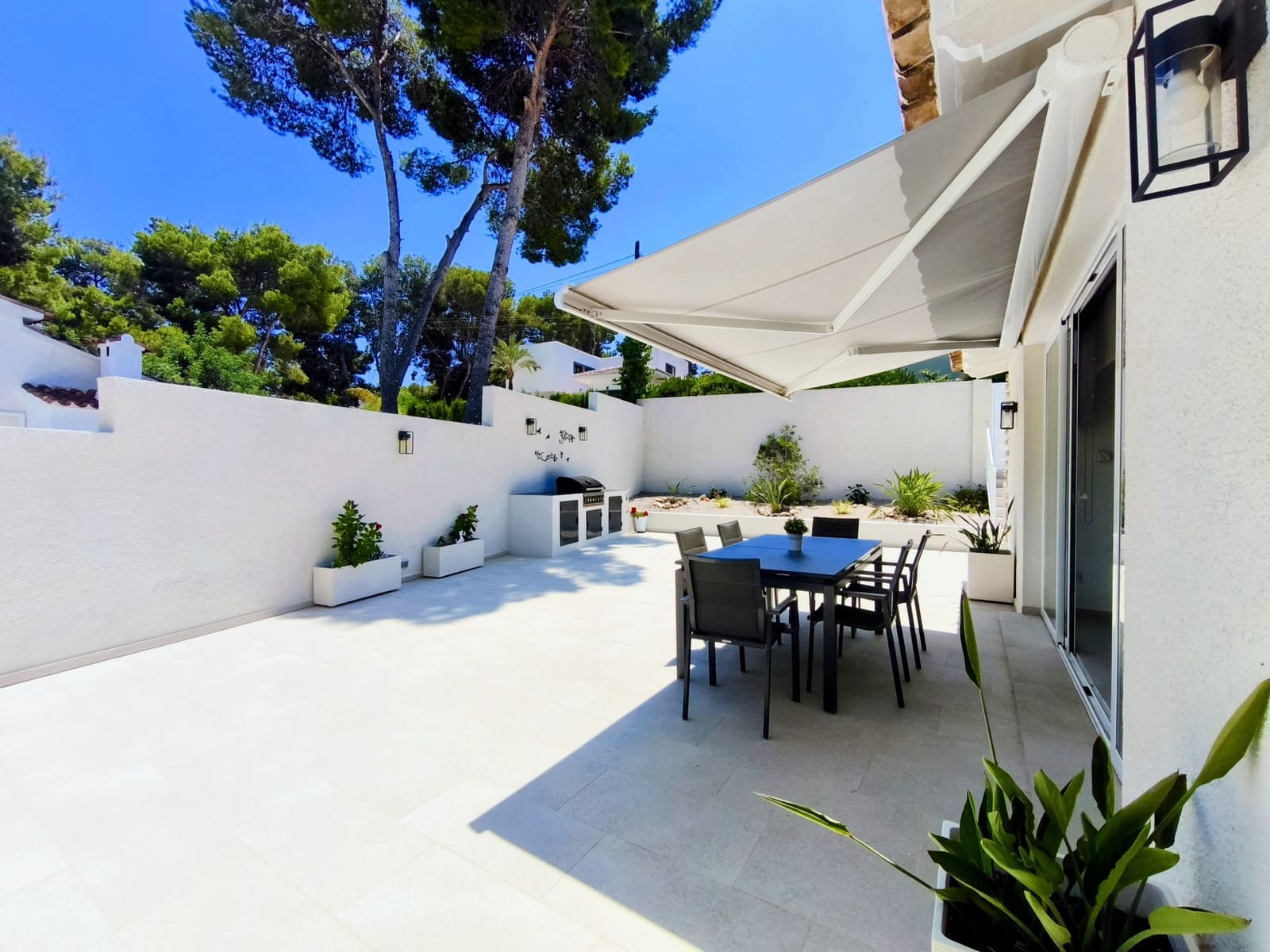 3 soveværelse Villa til salg i Moraira med swimmingpool - € 899.000 (Ref: 9962383)