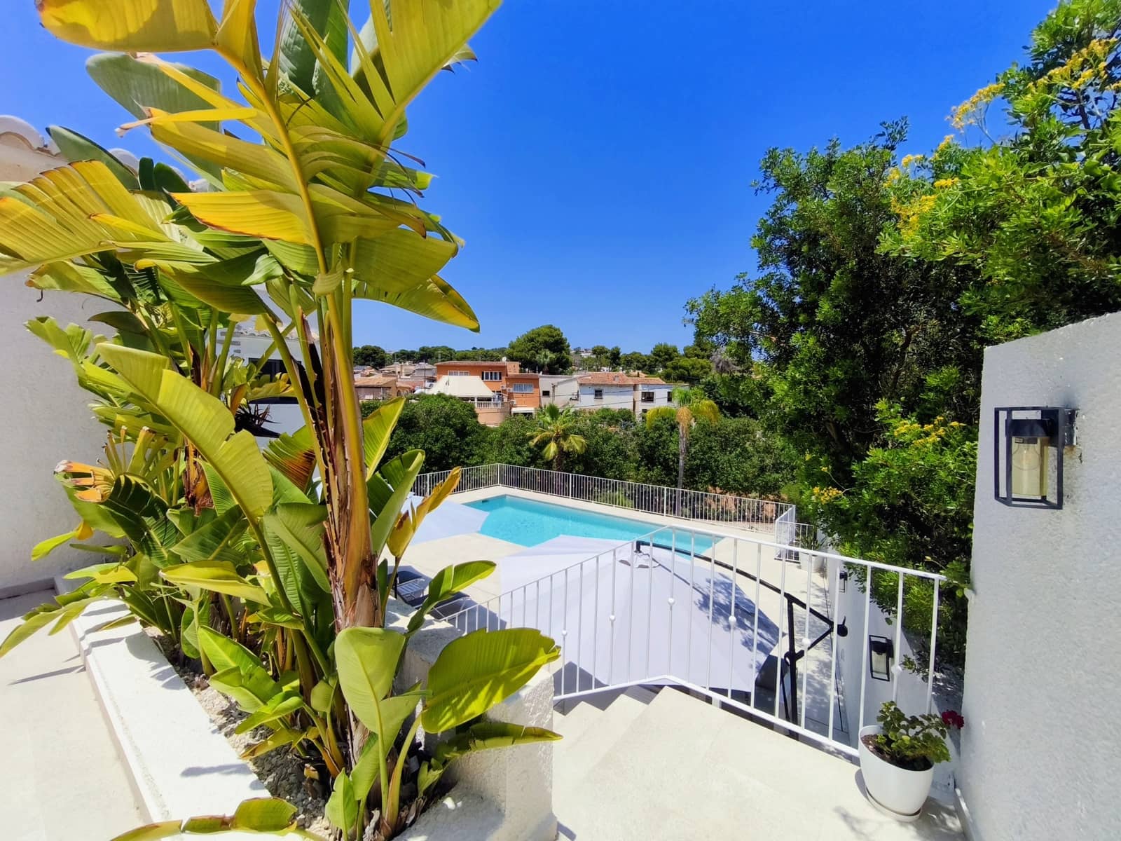 3 soveværelse Villa til salg i Moraira med swimmingpool - € 899.000 (Ref: 9962383)