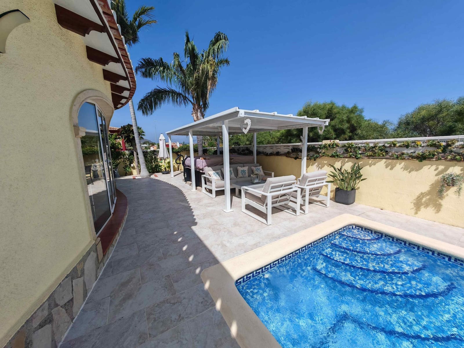 3 sovrum Villa till salu i Denia med pool - 599 995 € (Ref: 9962384)