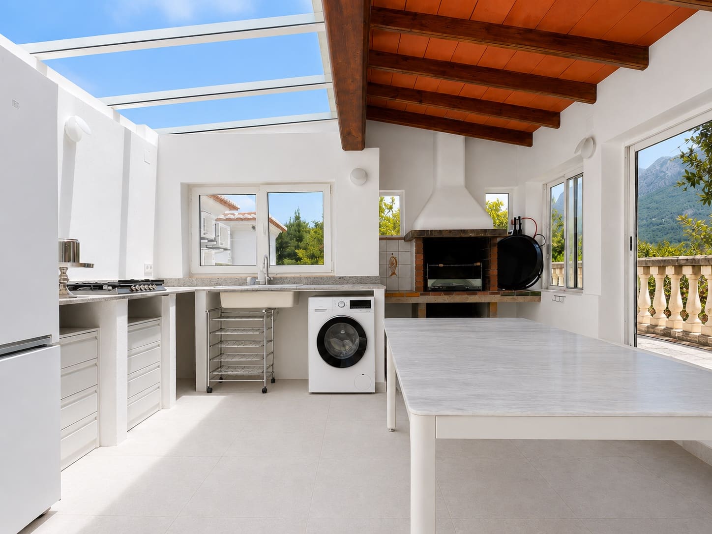 5 bedroom Villa for sale in Denia with pool - € 1,190,000 (Ref: 9970338)