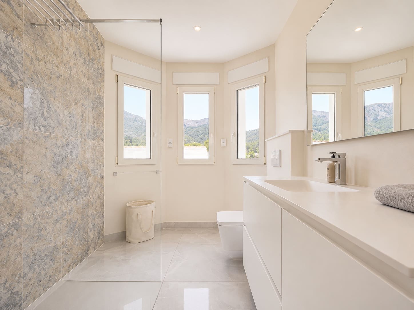 5 bedroom Villa for sale in Denia with pool - € 1,190,000 (Ref: 9970338)