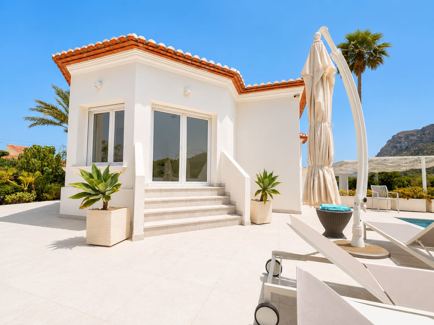 5 bedroom Villa for sale in Denia with pool - € 1,190,000 (Ref: 9970338)