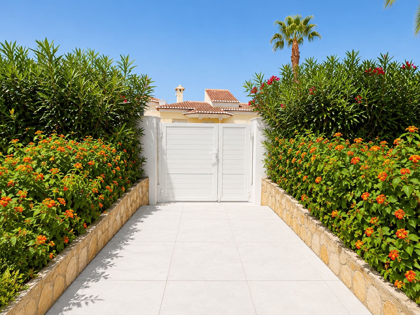 5 bedroom Villa for sale in Denia with pool - € 1,190,000 (Ref: 9970338)