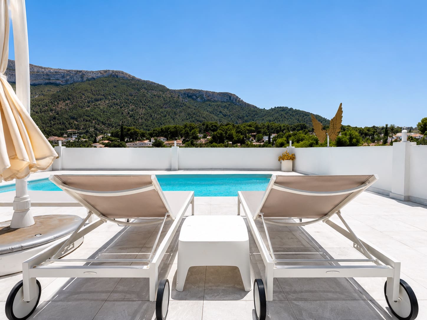 5 bedroom Villa for sale in Denia with pool - € 1,190,000 (Ref: 9970338)