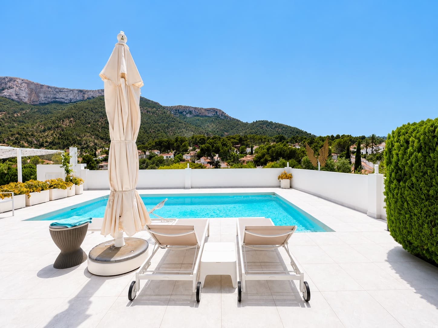 5 bedroom Villa for sale in Denia with pool - € 1,190,000 (Ref: 9970338)