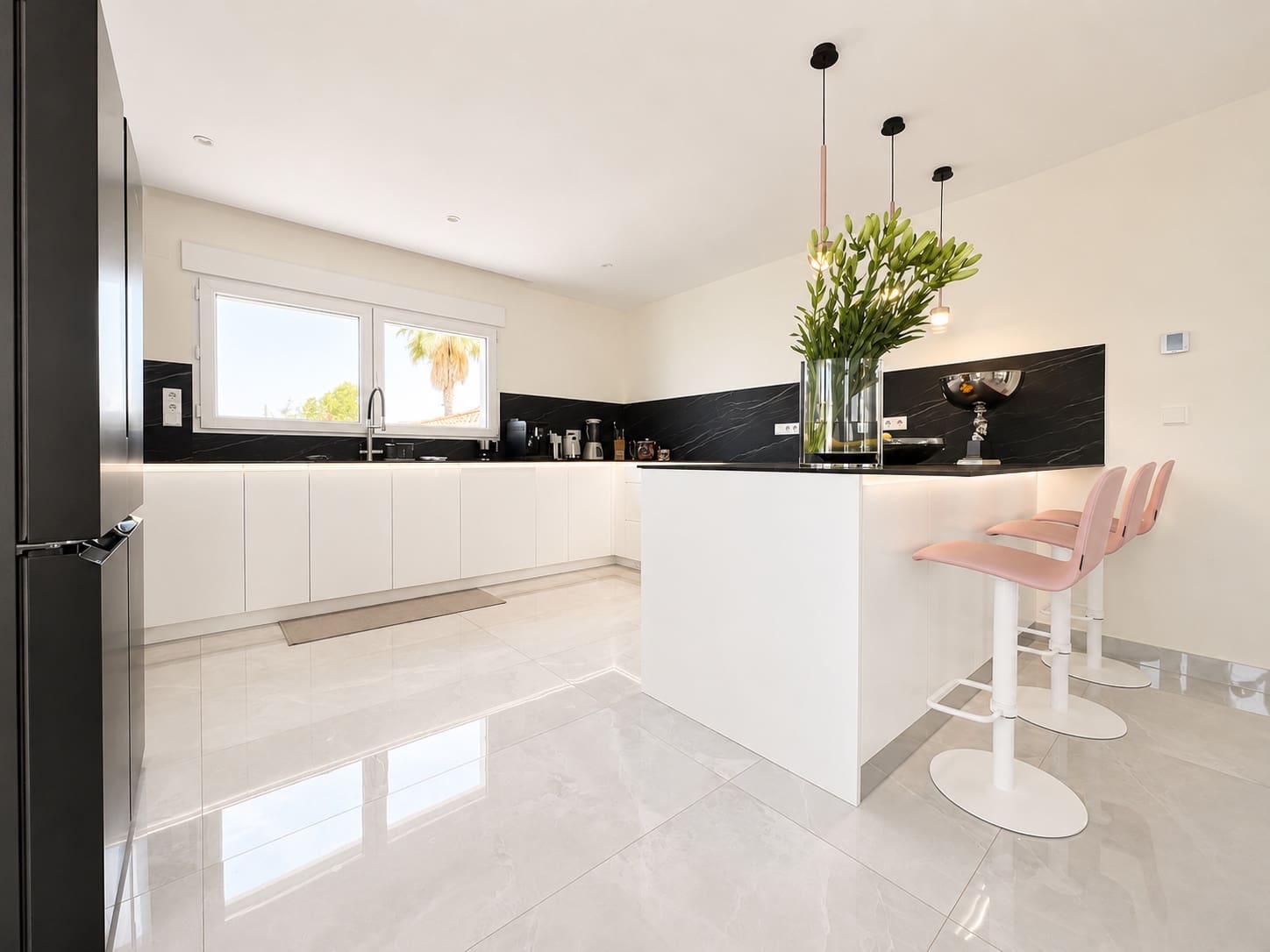 5 bedroom Villa for sale in Denia with pool - € 1,190,000 (Ref: 9970338)