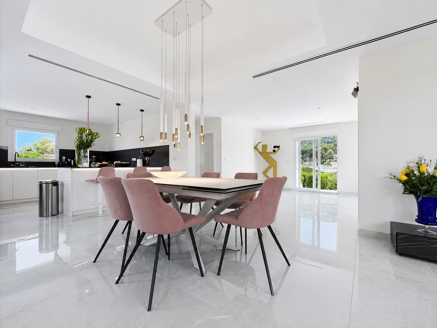 5 bedroom Villa for sale in Denia with pool - € 1,190,000 (Ref: 9970338)