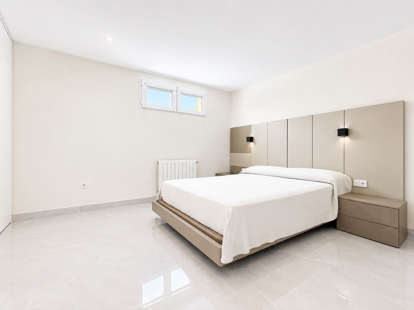 5 bedroom Villa for sale in Denia with pool - € 1,190,000 (Ref: 9970338)