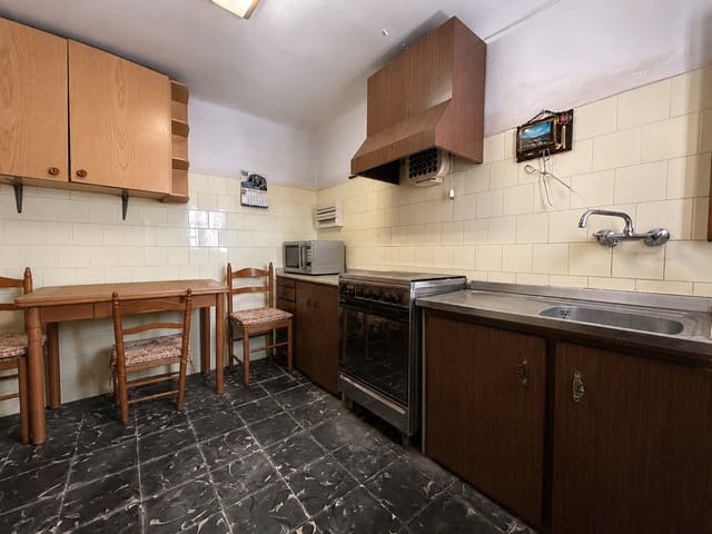 4 soveværelse Byhus til salg i Sagra - € 185.000 (Ref: 9973051)
