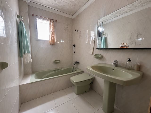 4 soveværelse Byhus til salg i Sagra - € 185.000 (Ref: 9973051)