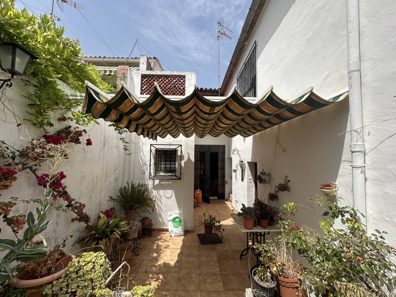4 soveværelse Byhus til salg i Sagra - € 185.000 (Ref: 9973051)
