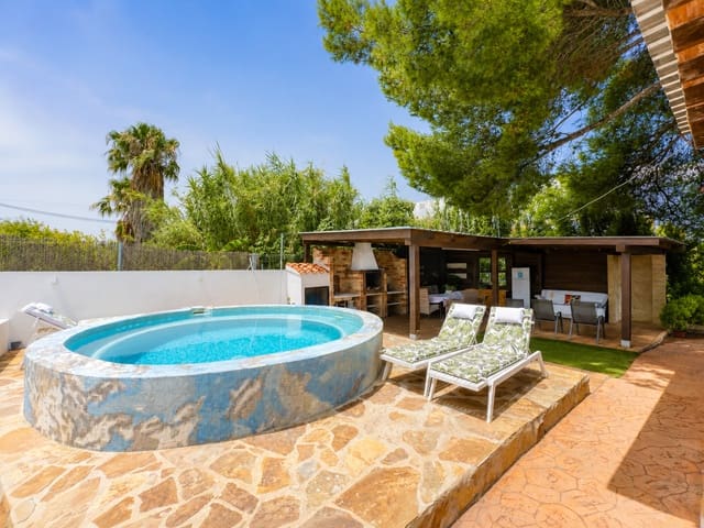 4 soveværelse Villa til salg i Las Marinas / Les Marines, Dénia med swimmingpool - € 659.000 (Ref: 9982696)
