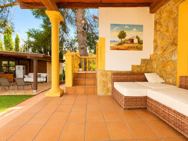 4 soveværelse Villa til salg i Las Marinas / Les Marines, Dénia med swimmingpool - € 659.000 (Ref: 9982696)