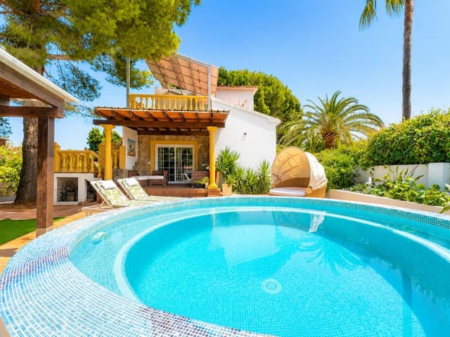 4 soveværelse Villa til salg i Las Marinas / Les Marines, Dénia med swimmingpool - € 659.000 (Ref: 9982696)