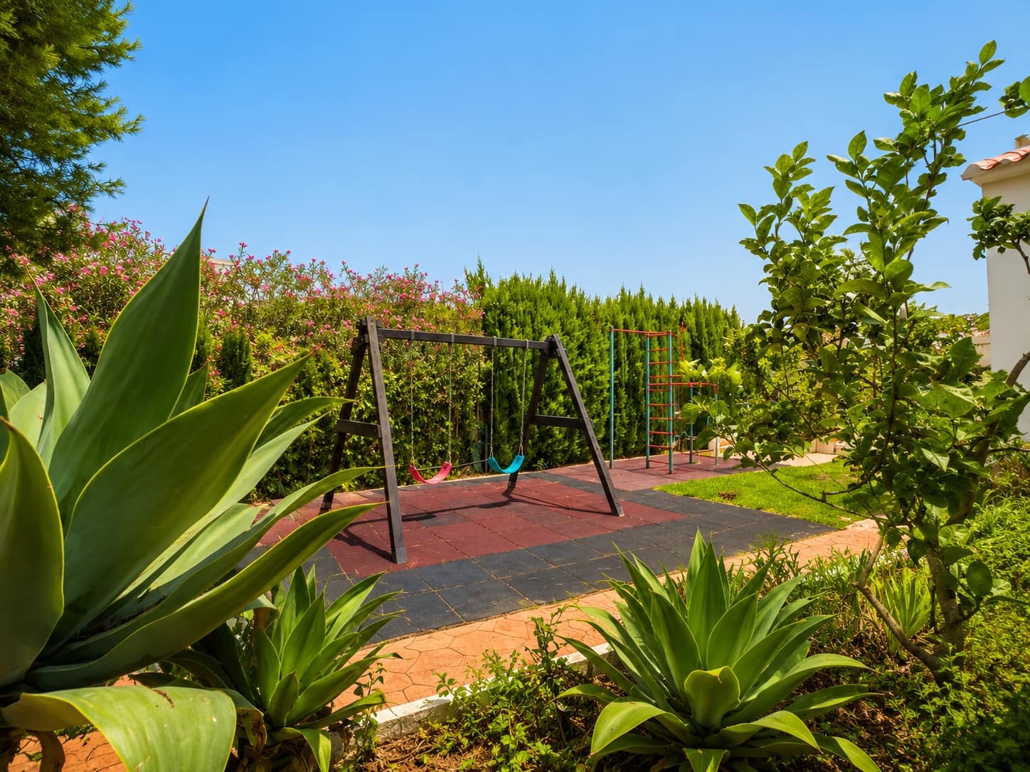 4 slaapkamer Villa te koop in Denia met zwembad - € 659.000 (Ref: 9982696)