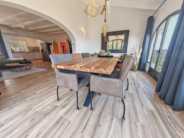 4 slaapkamer Villa te koop in Benidoleig - € 549.995 (Ref: 9984634)