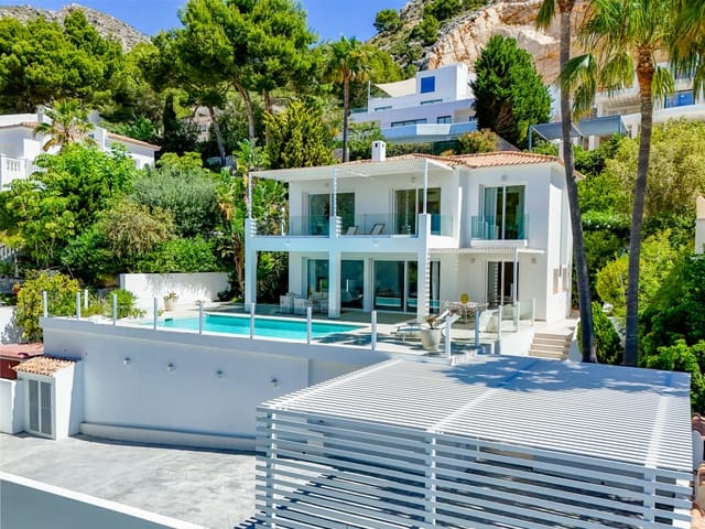 3 slaapkamer Villa te koop in Altea met zwembad - € 1.650.000 (Ref: 9990429)