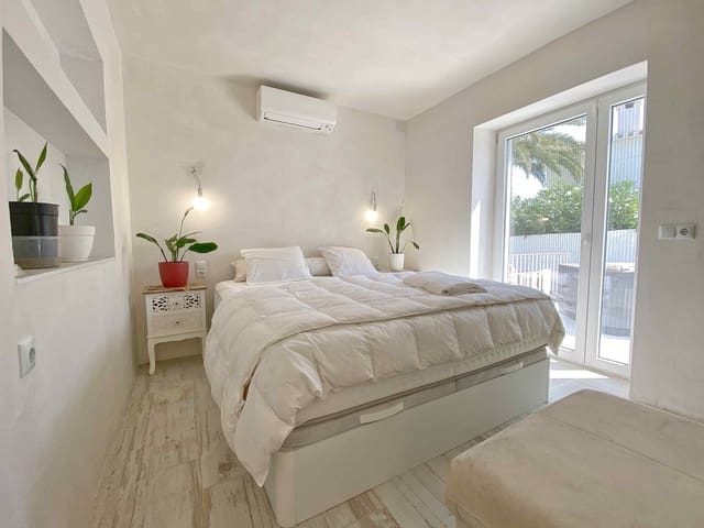 2 soverom Villa til salgs i Centro Urbano, Dénia med svømmebasseng - € 679 000 (Ref: 9993969)