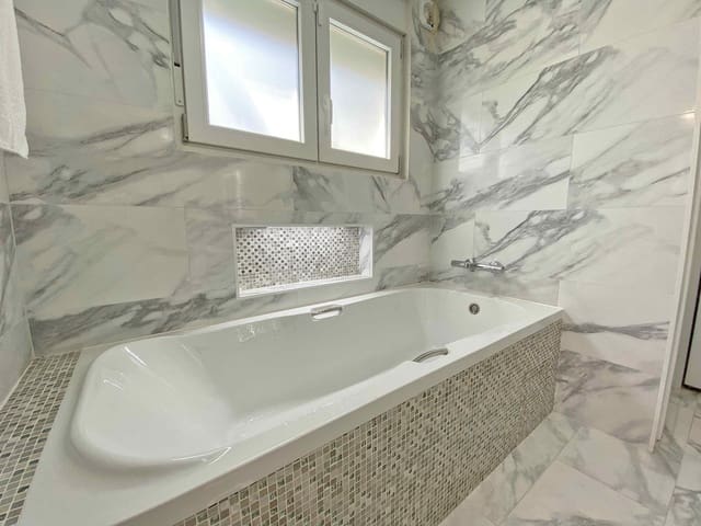 2 soverom Villa til salgs i Centro Urbano, Dénia med svømmebasseng - € 679 000 (Ref: 9993969)