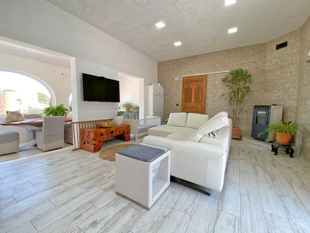 2 soverom Villa til salgs i Centro Urbano, Dénia med svømmebasseng - € 679 000 (Ref: 9993969)