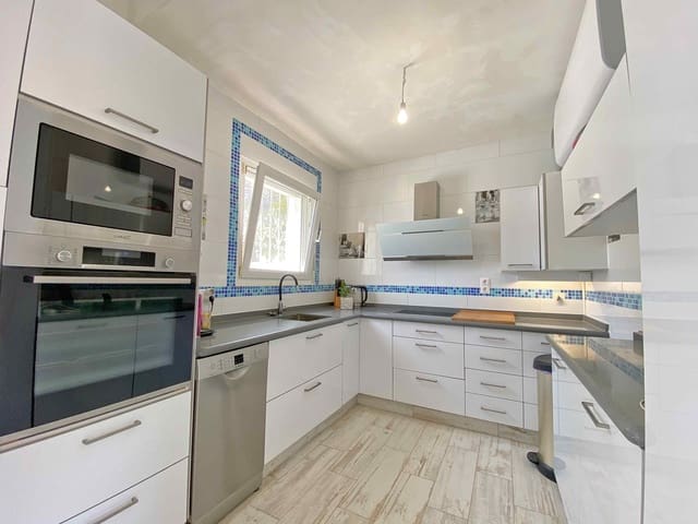 2 soverom Villa til salgs i Centro Urbano, Dénia med svømmebasseng - € 679 000 (Ref: 9993969)