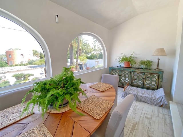 2 soverom Villa til salgs i Centro Urbano, Dénia med svømmebasseng - € 679 000 (Ref: 9993969)