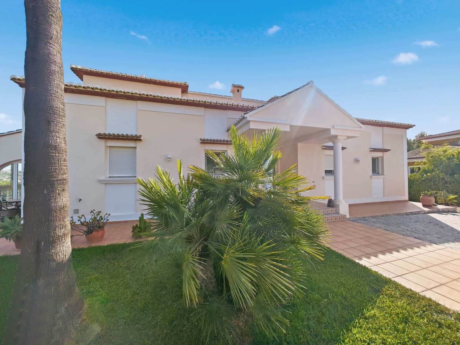 2 bedroom Villa for sale in Javea / Xabia with pool - € 990,000 (Ref: 9998509)