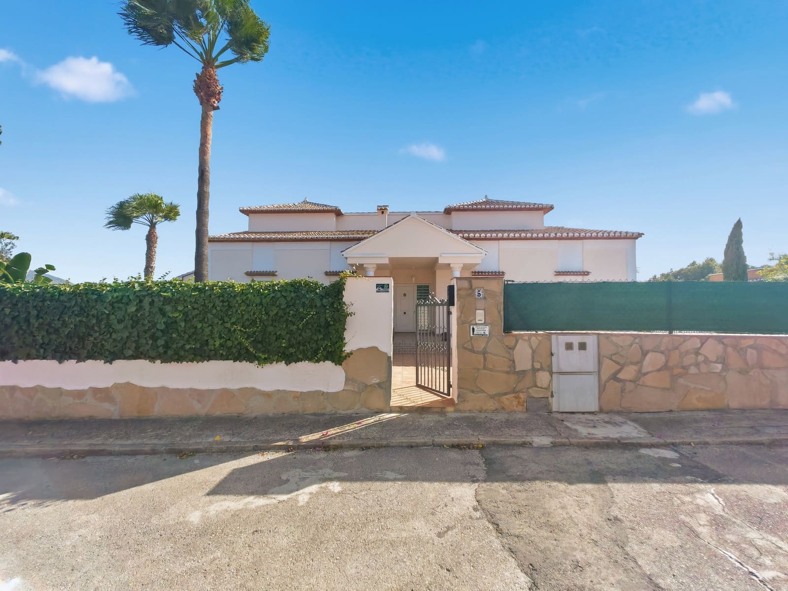 2 bedroom Villa for sale in Javea / Xabia with pool - € 990,000 (Ref: 9998509)