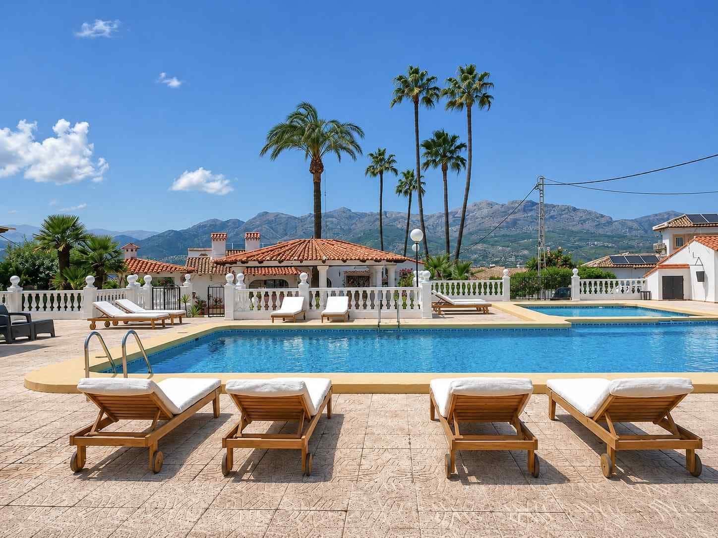 3 Zimmer Bar/Restaurant zu verkaufen in Orba mit Pool - 590.000 € (Ref: 9999576)