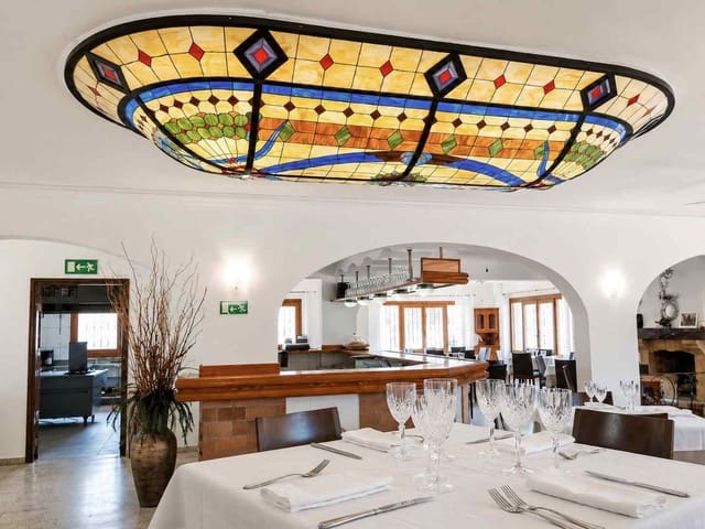 3 Zimmer Bar/Restaurant zu verkaufen in Orba mit Pool - 590.000 € (Ref: 9999576)