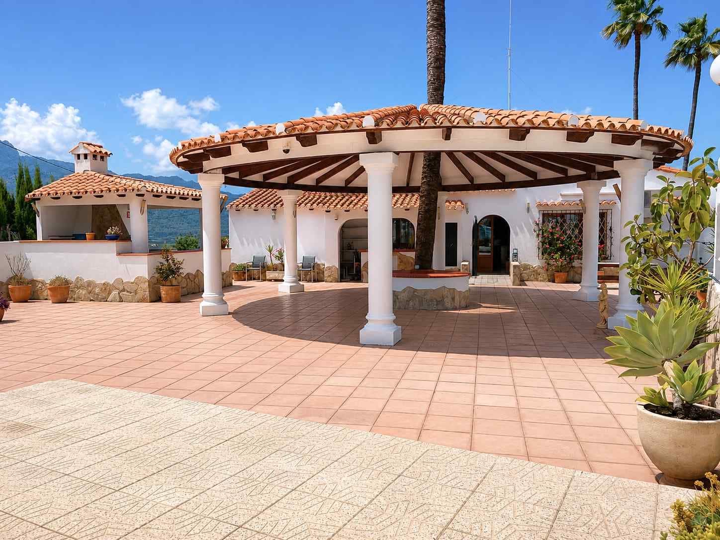 3 Zimmer Bar/Restaurant zu verkaufen in Orba mit Pool - 590.000 € (Ref: 9999576)