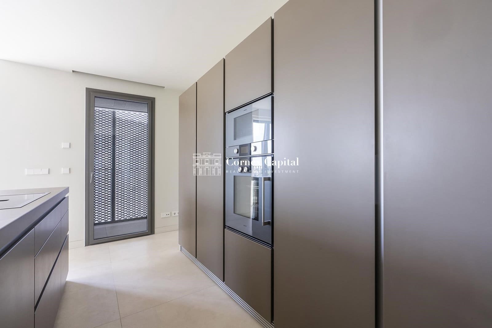 3 soverom Leilighet til salgs i Barcelona by med svømmebasseng garasje - € 1 476 000 (Ref: 10044742)