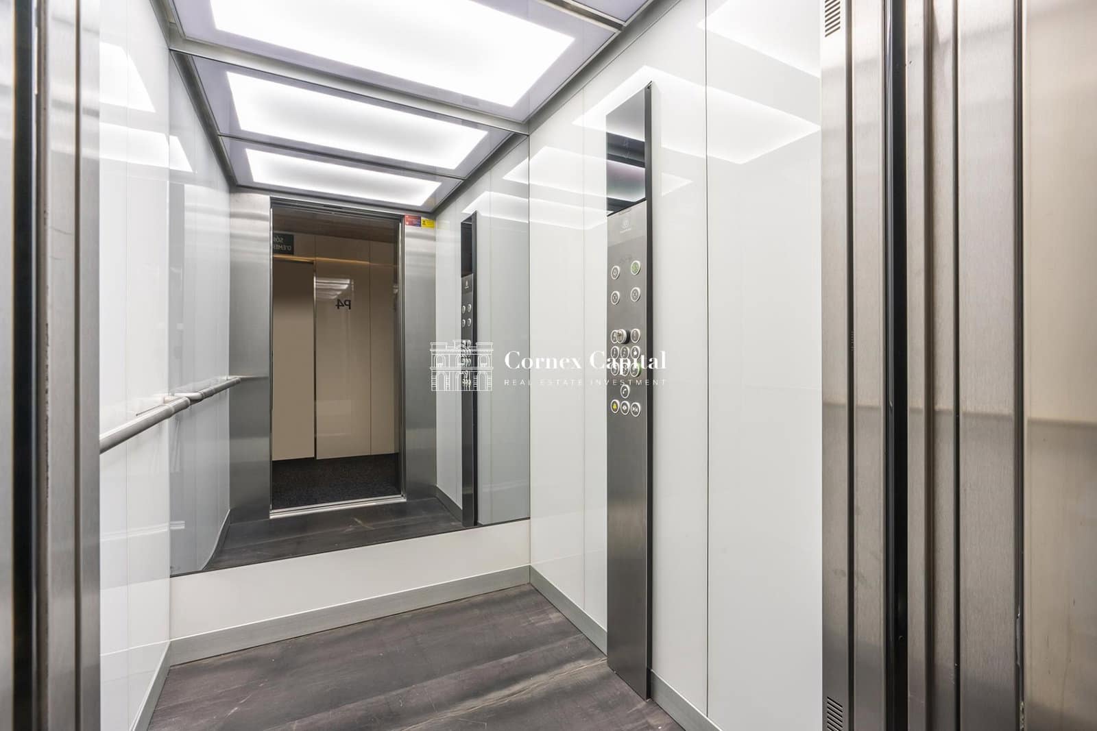 3 soverom Leilighet til salgs i Barcelona by med svømmebasseng garasje - € 1 476 000 (Ref: 10044742)