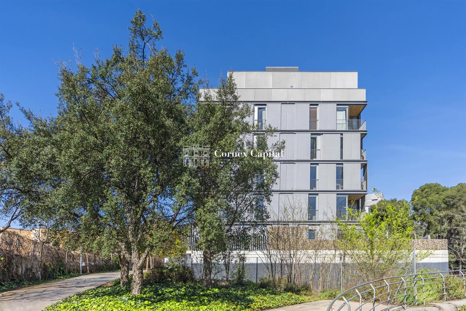 3 soverom Leilighet til salgs i Barcelona by med svømmebasseng garasje - € 1 476 000 (Ref: 10044742)