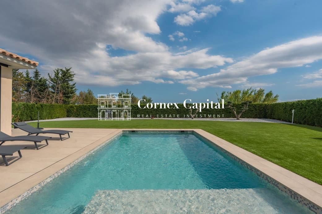 Chalet de 4 habitaciones en Navata en venta con piscina garaje - 1.460.000 € (Ref: 10044743)