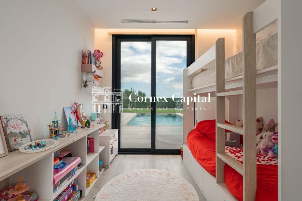 Chalet de 4 habitaciones en Navata en venta con piscina garaje - 1.460.000 € (Ref: 10044743)