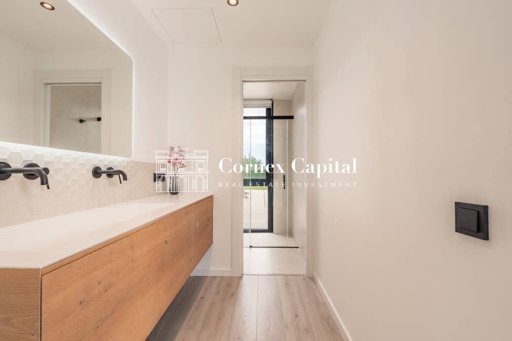 Chalet de 4 habitaciones en Navata en venta con piscina garaje - 1.460.000 € (Ref: 10044743)