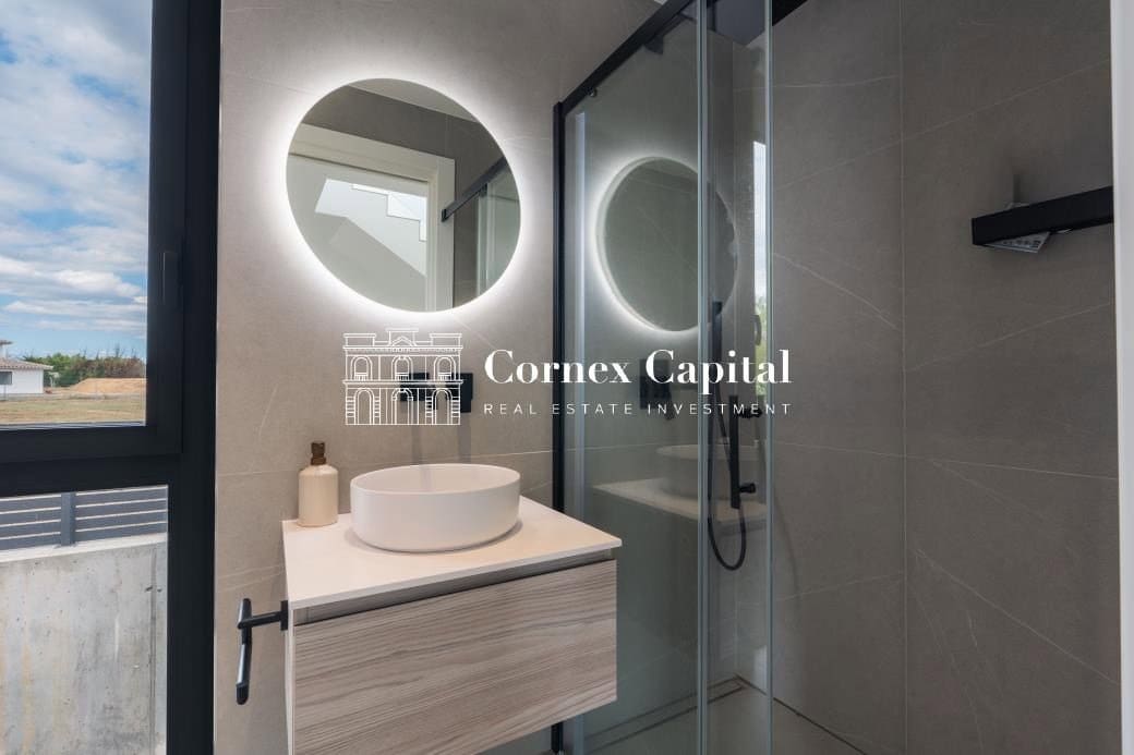 Chalet de 4 habitaciones en Navata en venta con piscina garaje - 1.460.000 € (Ref: 10044743)