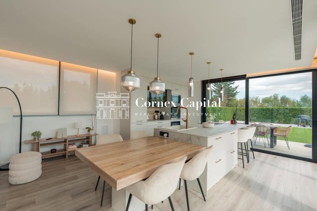 Chalet de 4 habitaciones en Navata en venta con piscina garaje - 1.460.000 € (Ref: 10044743)