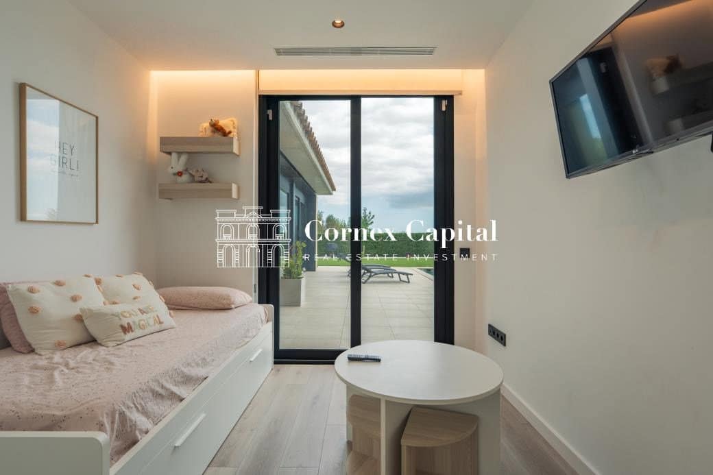 Chalet de 4 habitaciones en Navata en venta con piscina garaje - 1.460.000 € (Ref: 10044743)