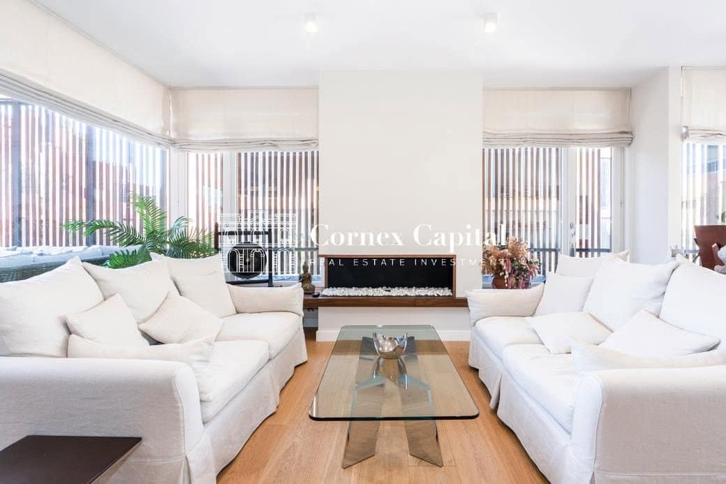 4 bedroom Apartment for sale in Barcelona city with garage - € 2,450,000 (Ref: 10047057)