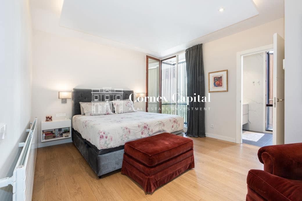 4 bedroom Apartment for sale in Barcelona city with garage - € 2,450,000 (Ref: 10047057)