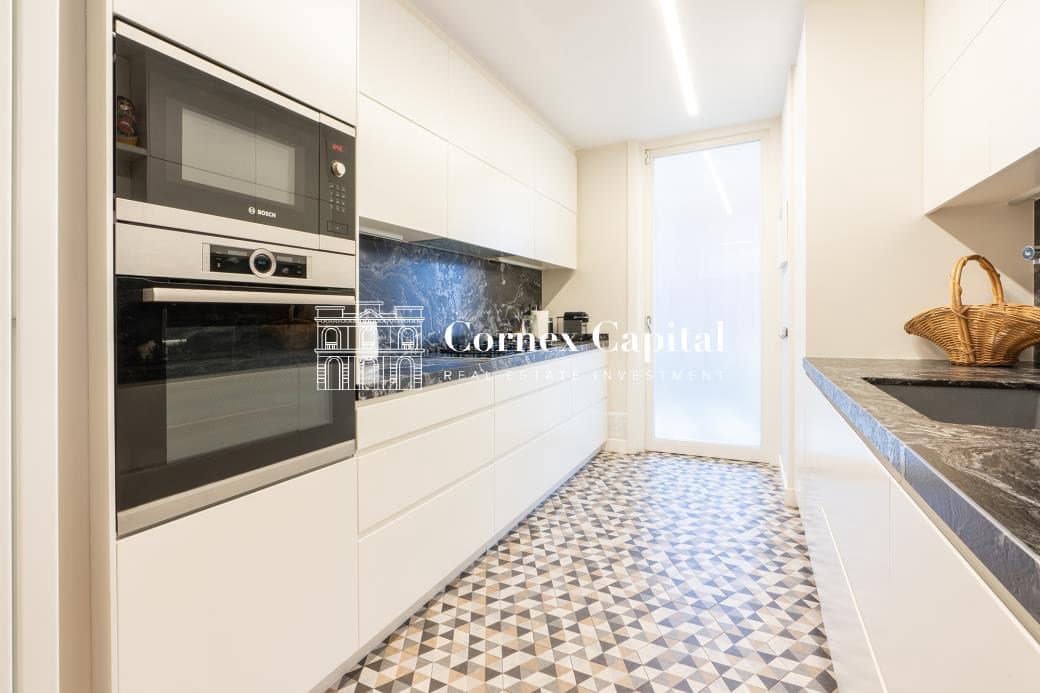 4 bedroom Apartment for sale in Barcelona city with garage - € 2,450,000 (Ref: 10047057)