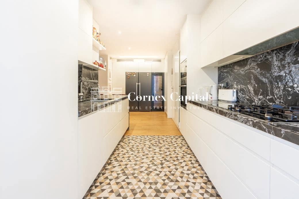 4 bedroom Apartment for sale in Barcelona city with garage - € 2,450,000 (Ref: 10047057)