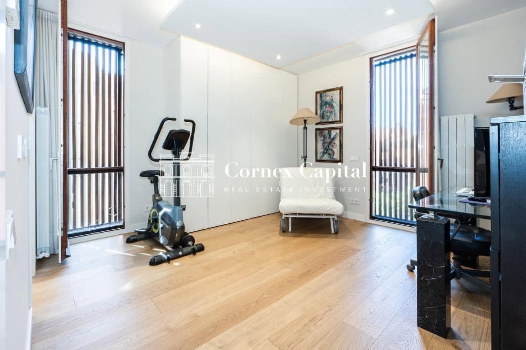 4 bedroom Apartment for sale in Barcelona city with garage - € 2,450,000 (Ref: 10047057)