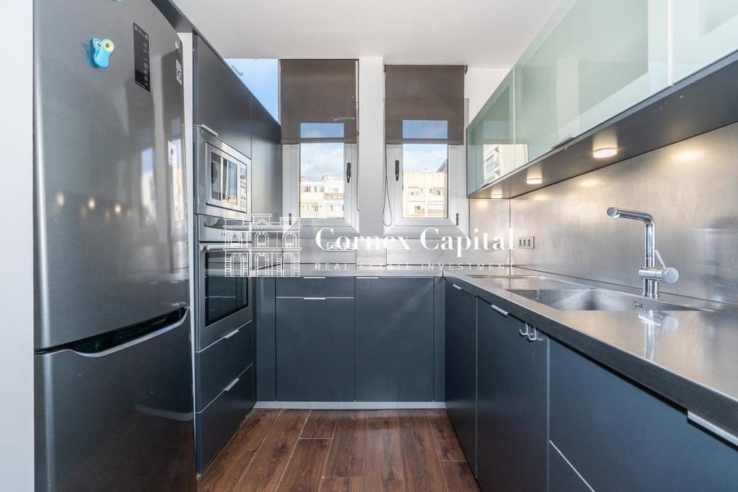 3 quarto Apartamento para arrendar em Barcelona cidade - 2 800 € (Ref: 10091537)