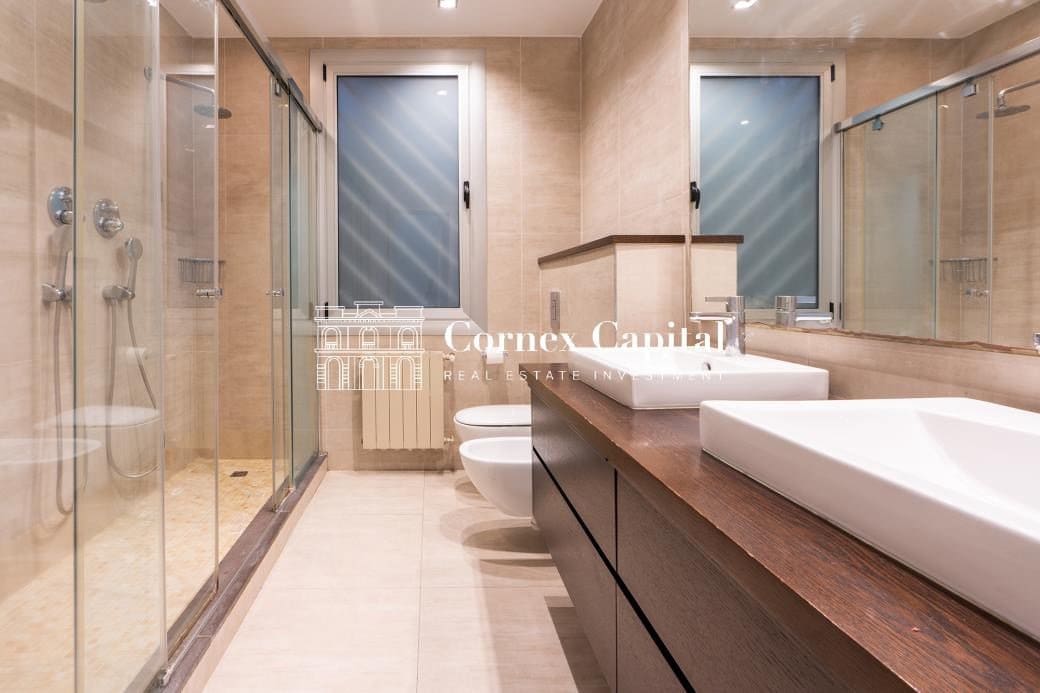 3 quarto Apartamento para arrendar em Barcelona cidade - 2 800 € (Ref: 10091537)